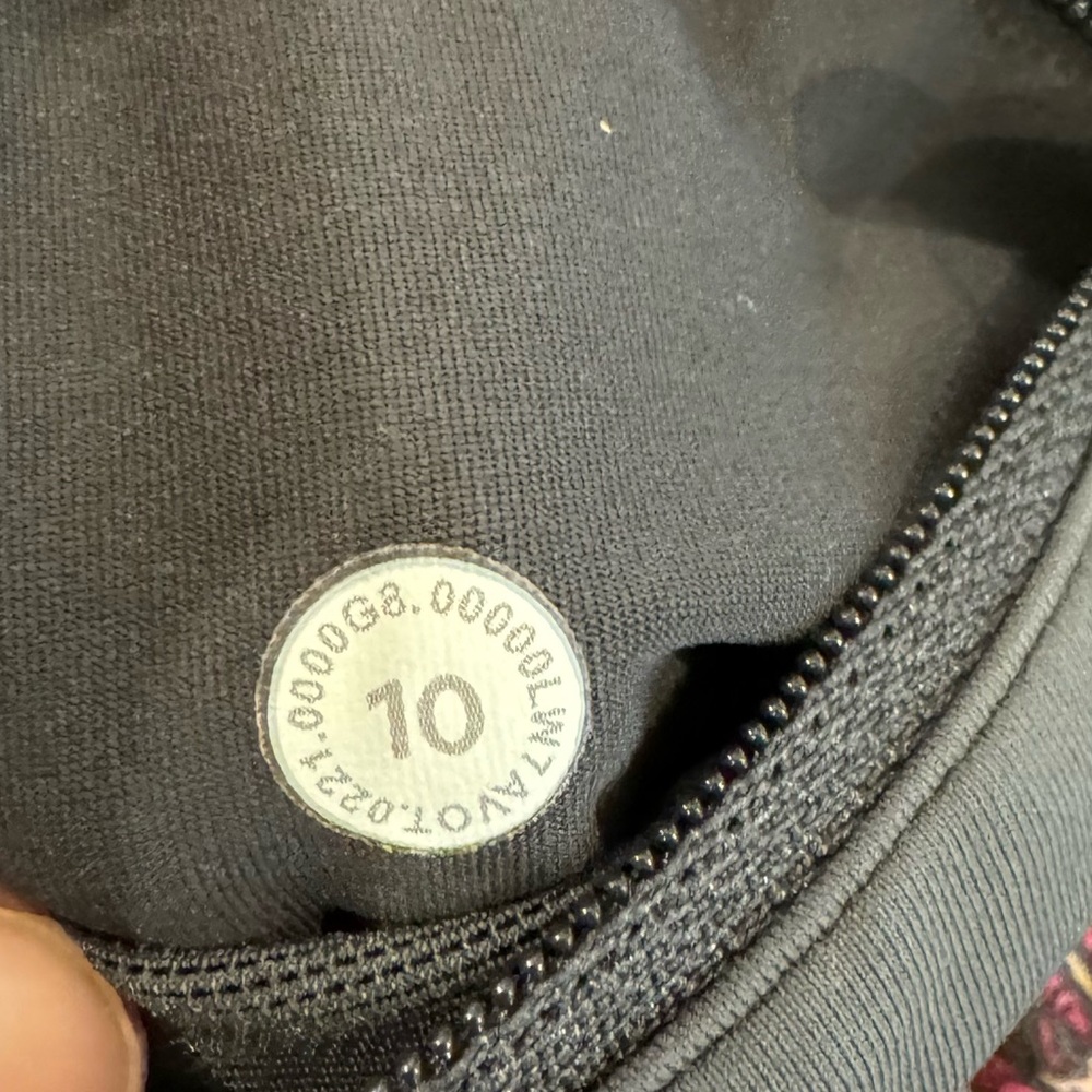 Lululemon Speed Up Mid-Rise 4” shorts - Picture 3 of 3